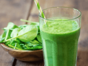 estratto di spinaci e mela verde